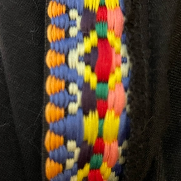 Black medium T-shirt with Aztec embroidery - Picture 3 of 9